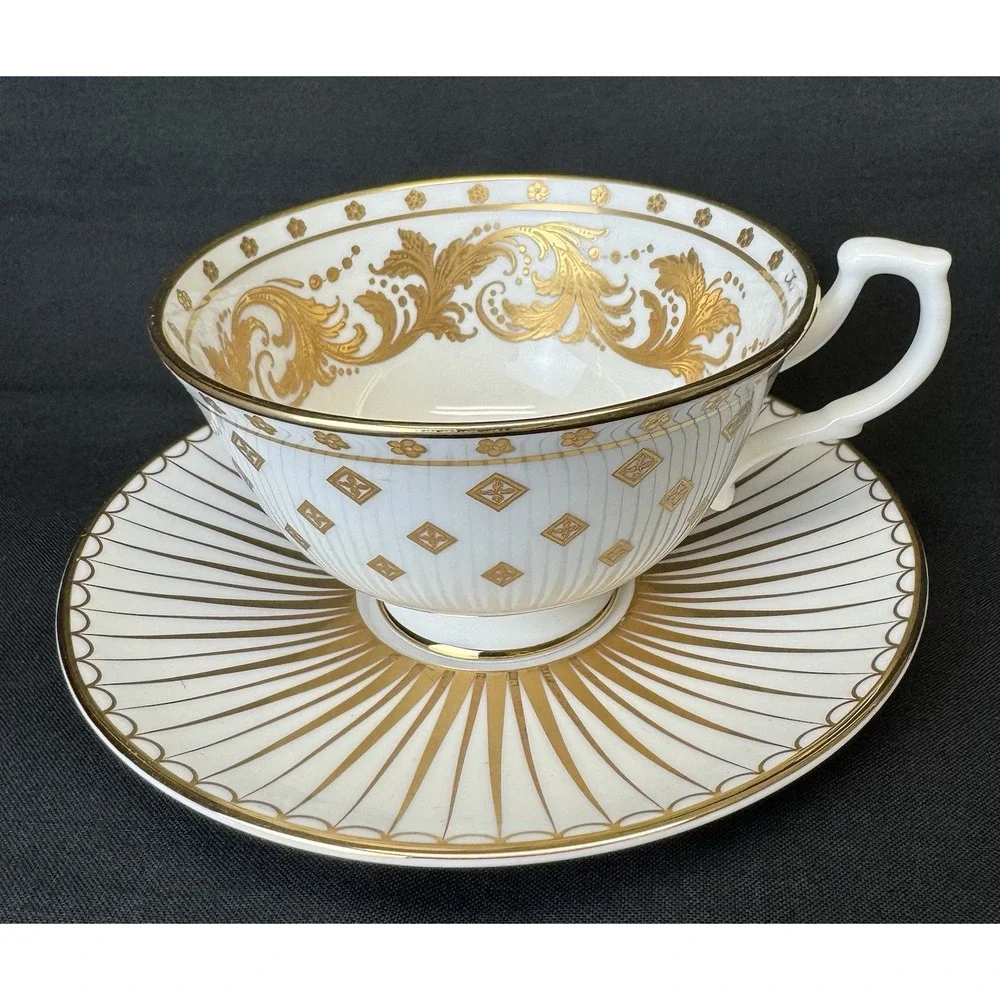 Royal Collection Buckingham Palace White Drawing Room Gold & White Tea Cup Set